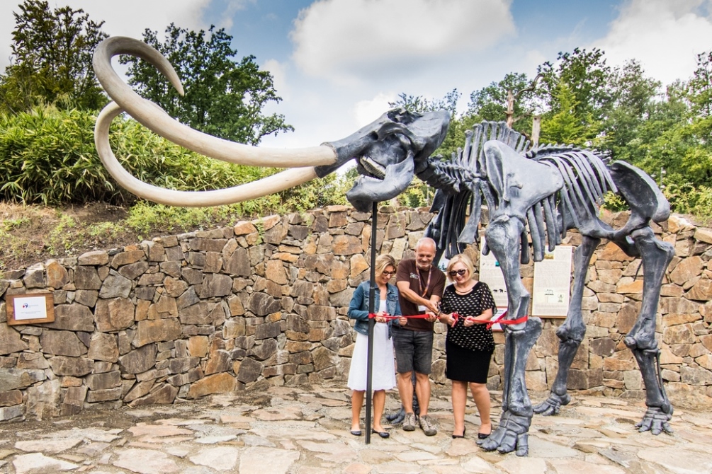 Feierliche Einweihung des Modells vom „Bornaer Mammut“ im Zoo Ostrava (Foto: P. Vlček)